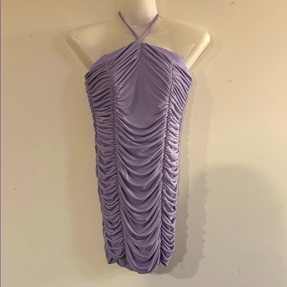 Elegant Lavender Ruched Halter Dress - Picture 5 of 7